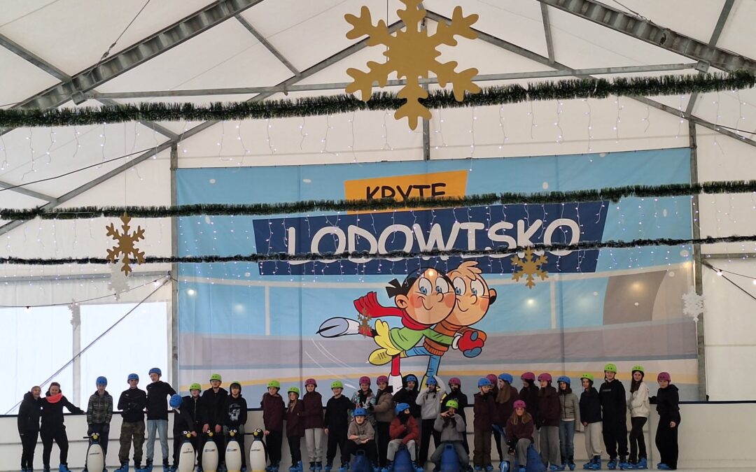 Wyjazd klas VI-VII na lodowisko